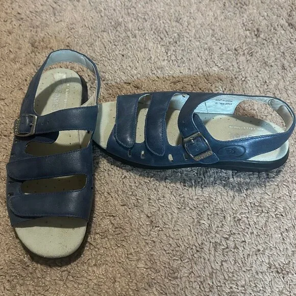 Propet Shoes - Picture 3 of 6